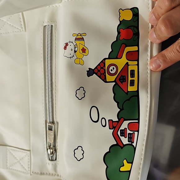 Hello Kitty Extra Large Travel Duffle NWOT - Picture 10 of 11